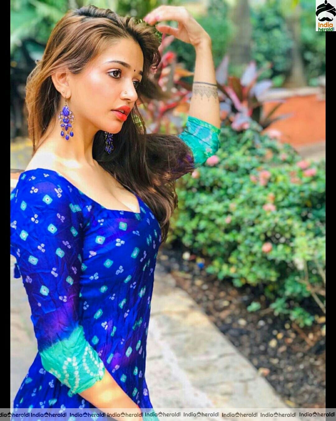 Anaika Soti Hot In Blue Chudi Stills