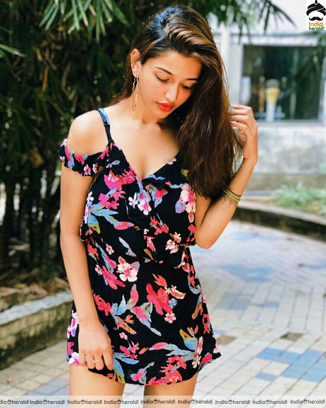 Anaika Soti Shows Her Hot Thighs In These Photo Stills