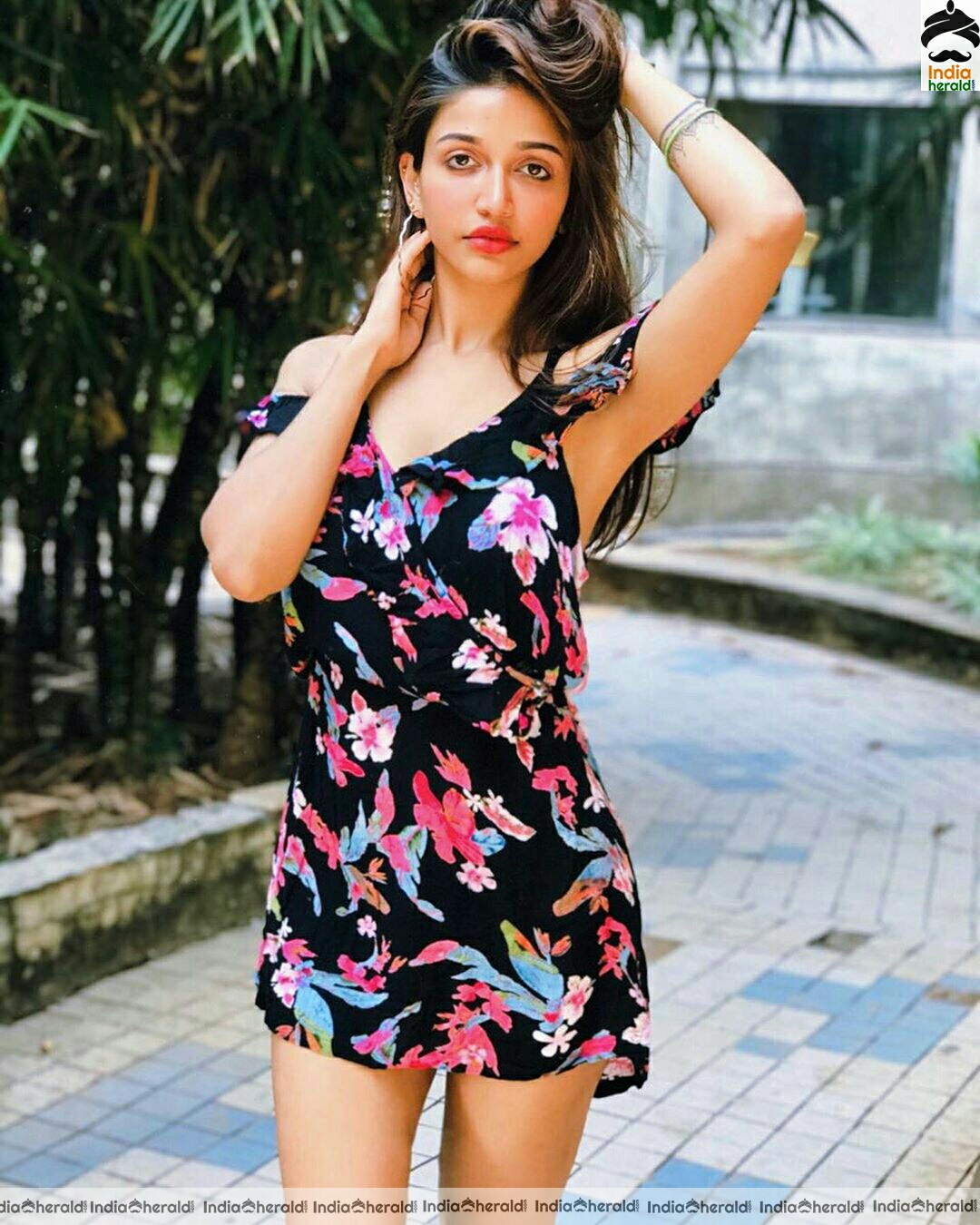 Anaika Soti Shows Her Hot Thighs In These Photo Stills