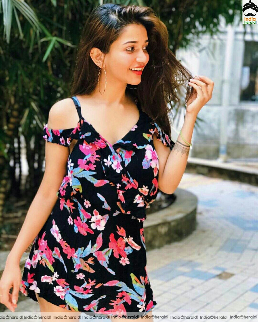 Anaika Soti Shows Her Hot Thighs In These Photo Stills