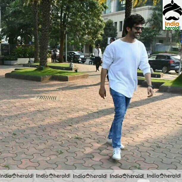 Ananya Panday And Kartik Aaryan Spotted Outside At Juhu