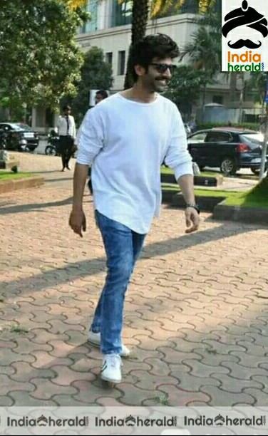 Ananya Panday And Kartik Aaryan Spotted Outside At Juhu