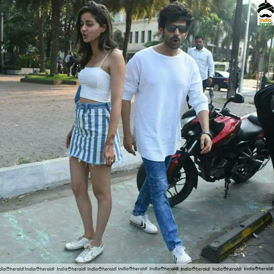 Ananya Panday And Kartik Aaryan Spotted Outside At Juhu