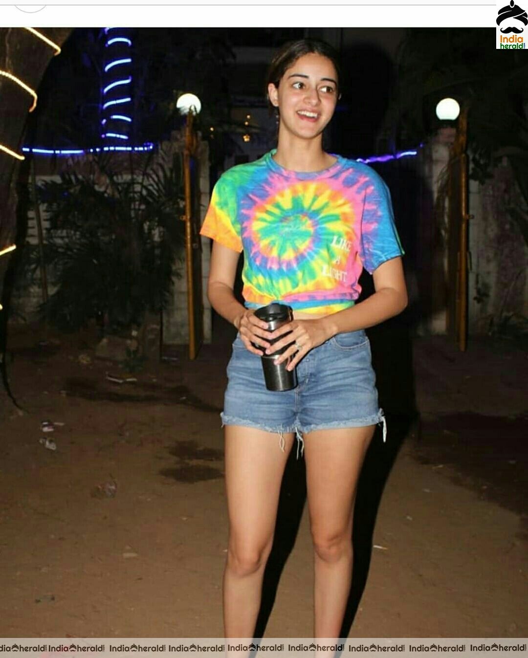 Ananya Pandey caught by paparazzi in short denim shorts