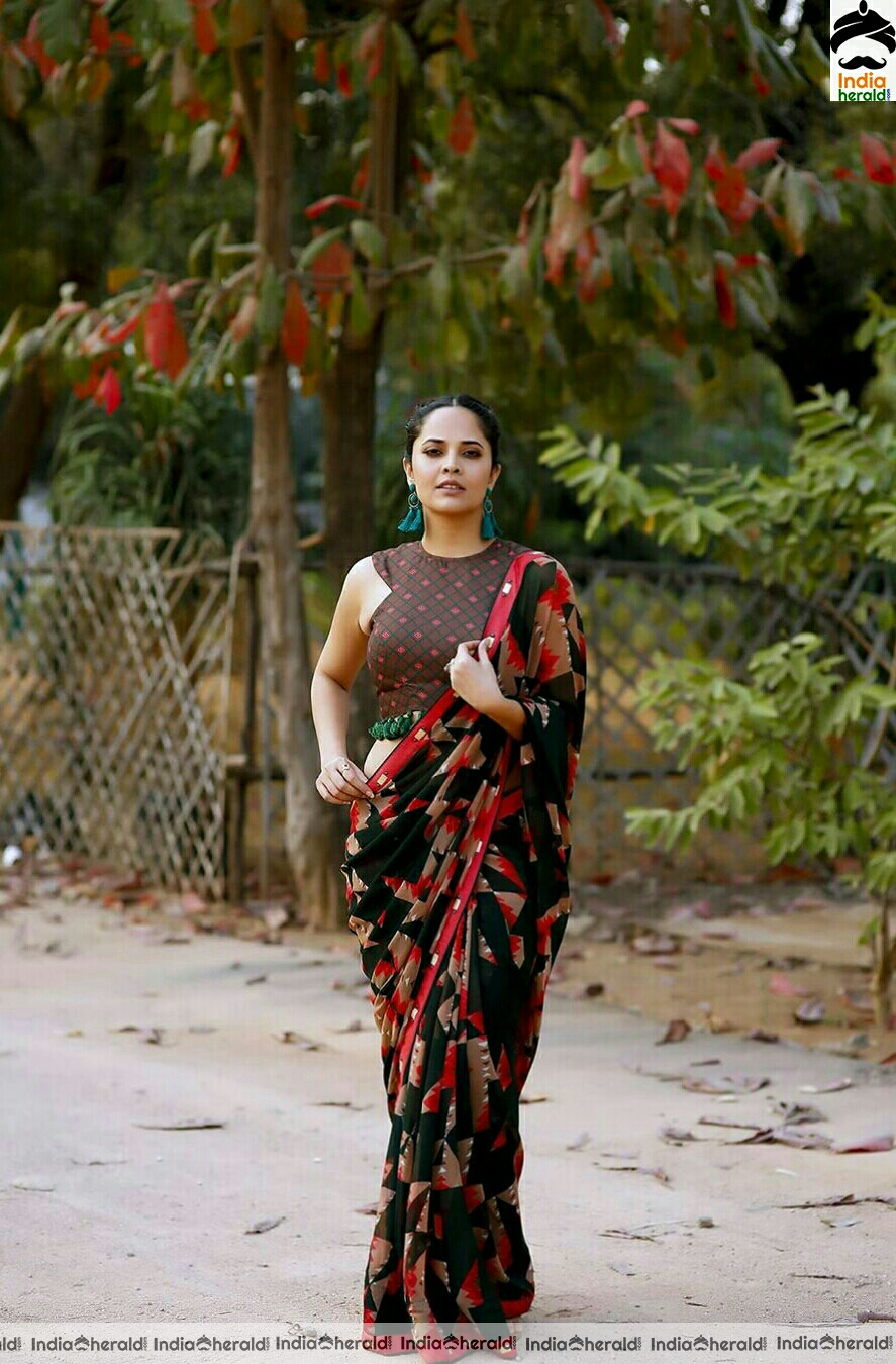 Anasuya Hot Latest Saree Stills