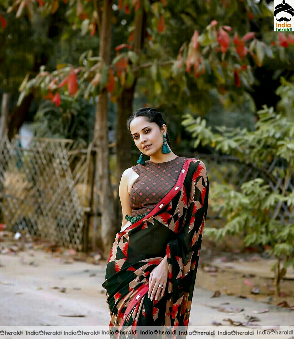 Anasuya Hot Latest Saree Stills