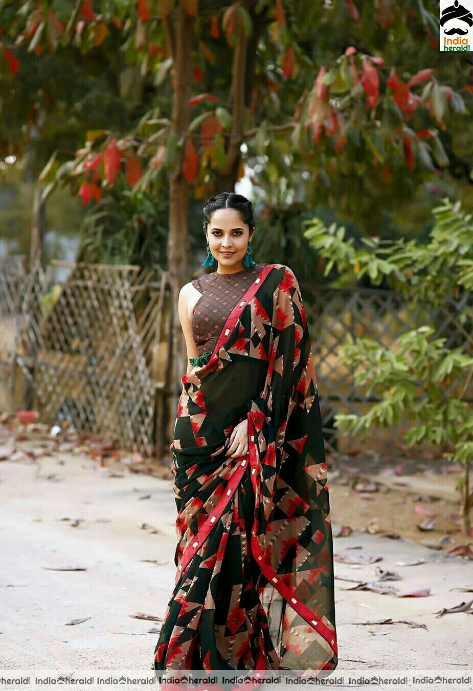 Anasuya Hot Latest Saree Stills
