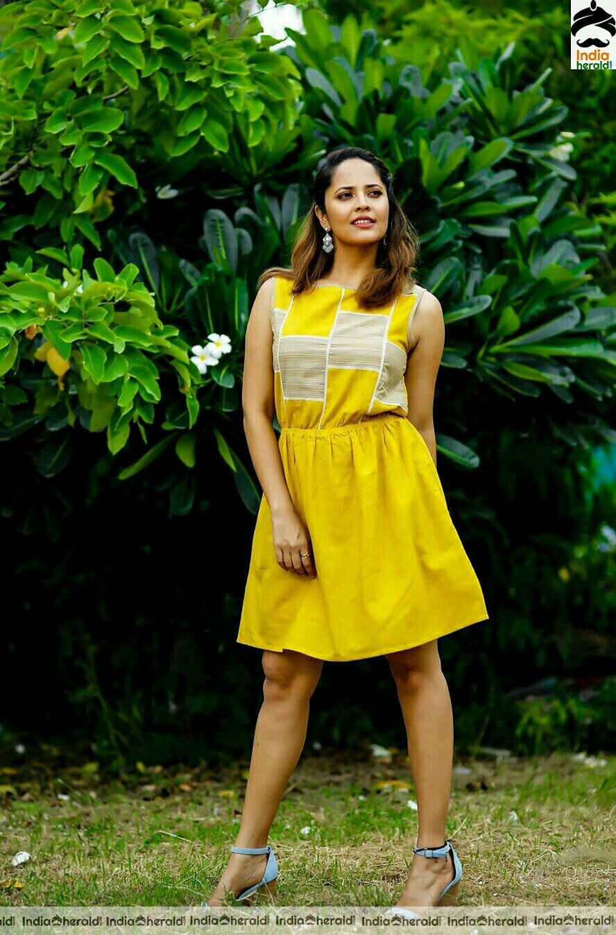 Anasuya Hot Latest Thighs Show Stills In Short Frock