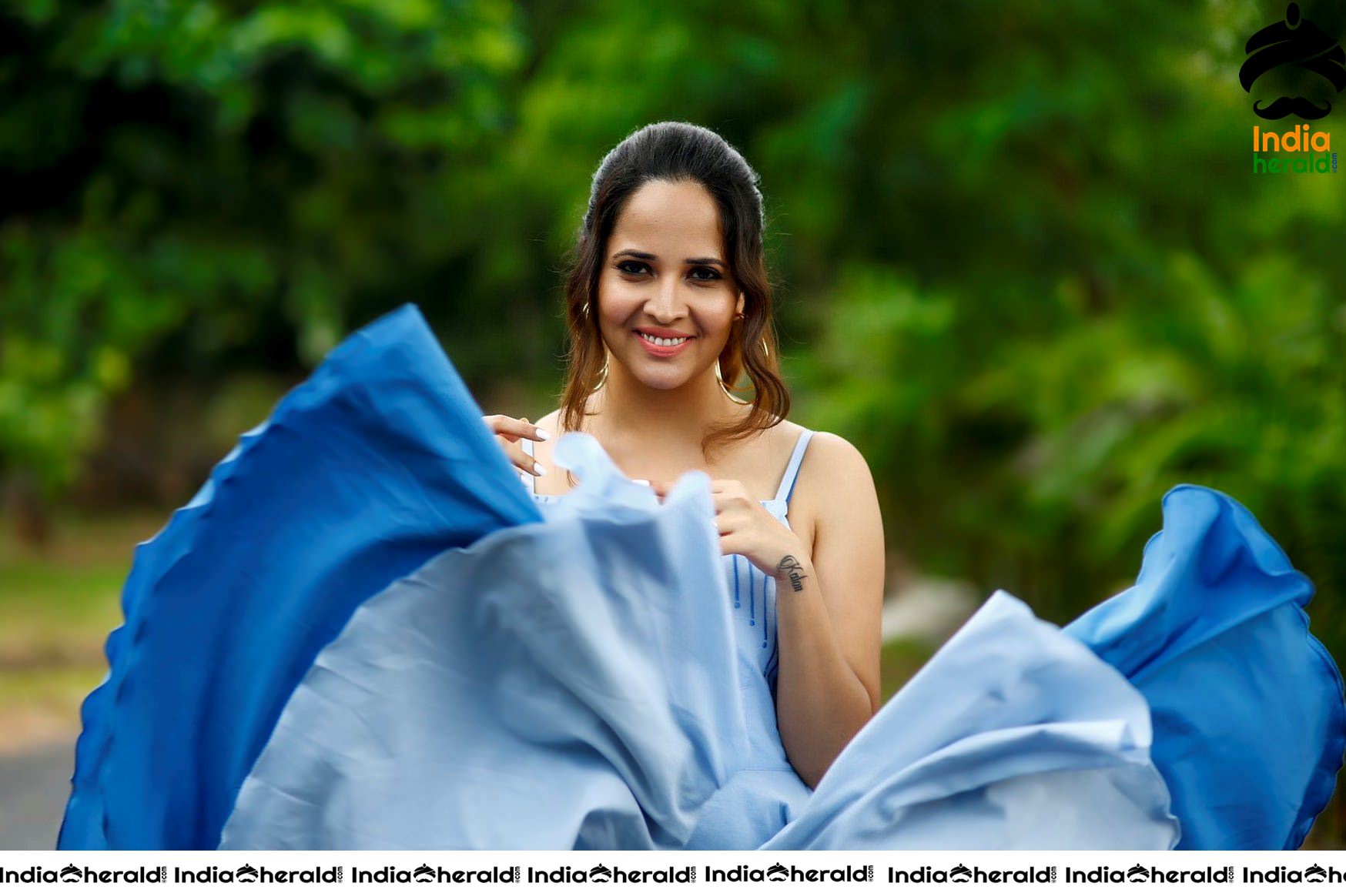 Anasuya Latest Hot Colorful Photoshoot Sizzling Photos Set 1