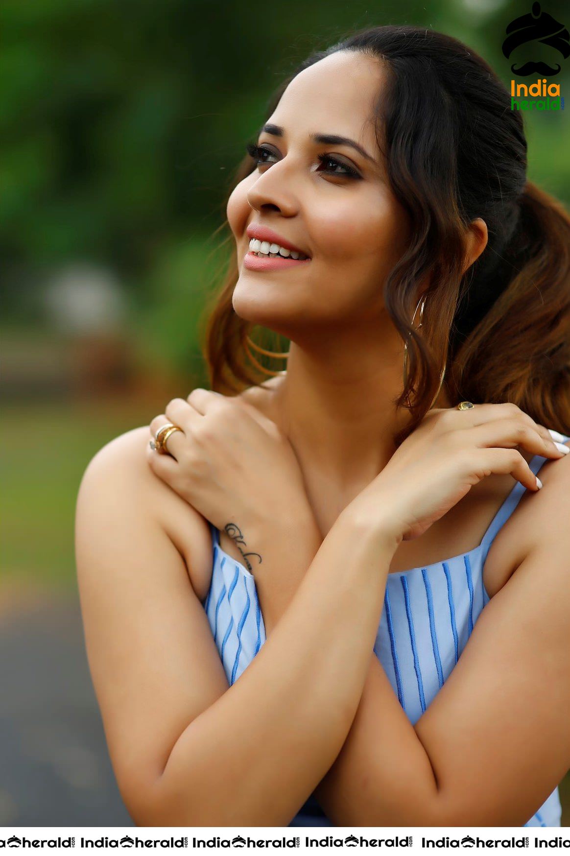 Anasuya Latest Hot Colorful Photoshoot Sizzling Photos Set 1