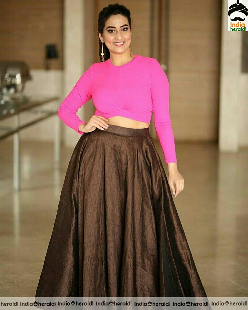 Anasuya Latest Pink Dress Photoshoot