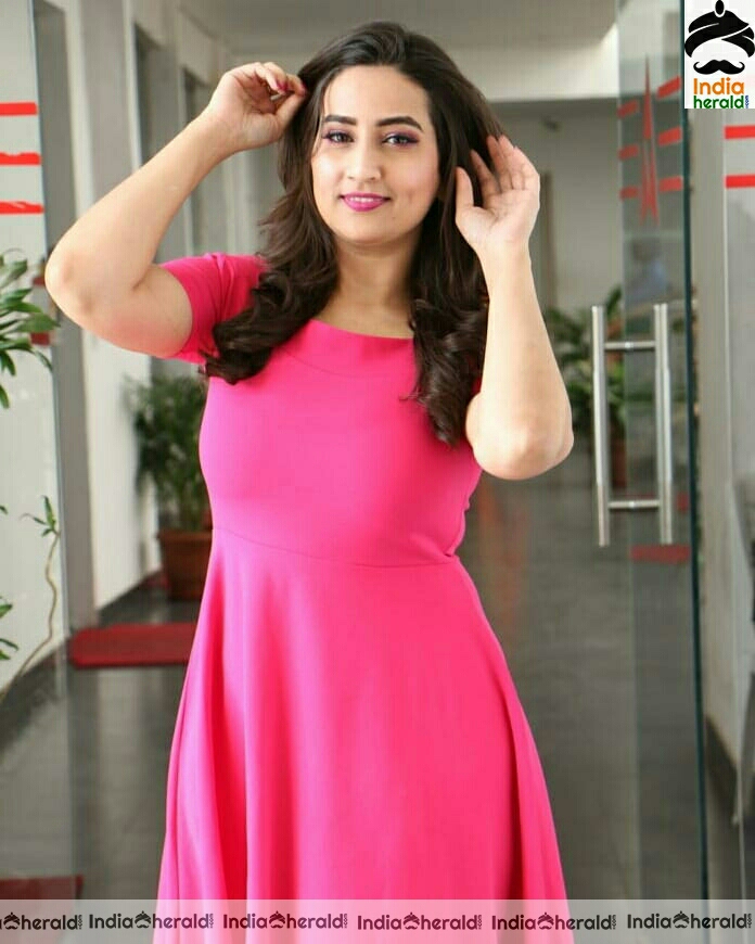 Anasuya Latest Pink Dress Photoshoot