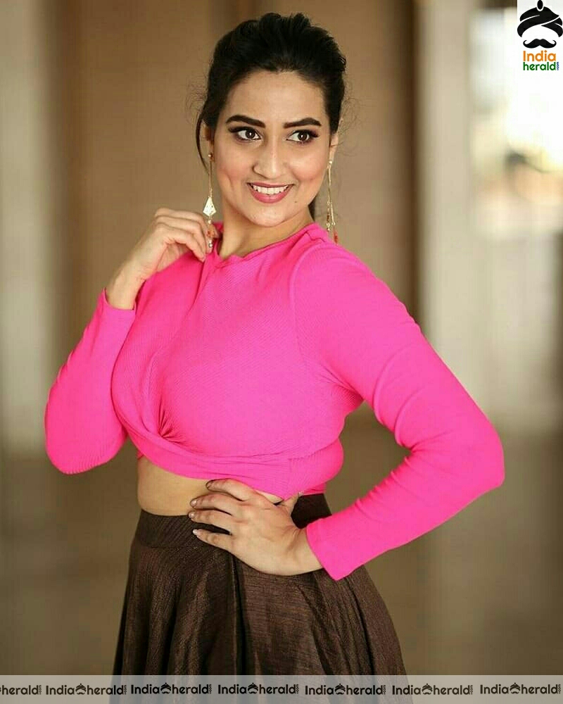 Anasuya Latest Pink Dress Photoshoot