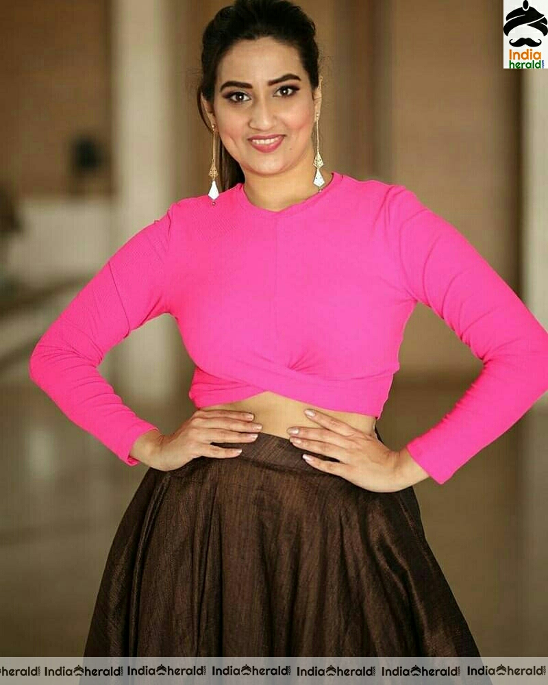 Anasuya Latest Pink Dress Photoshoot