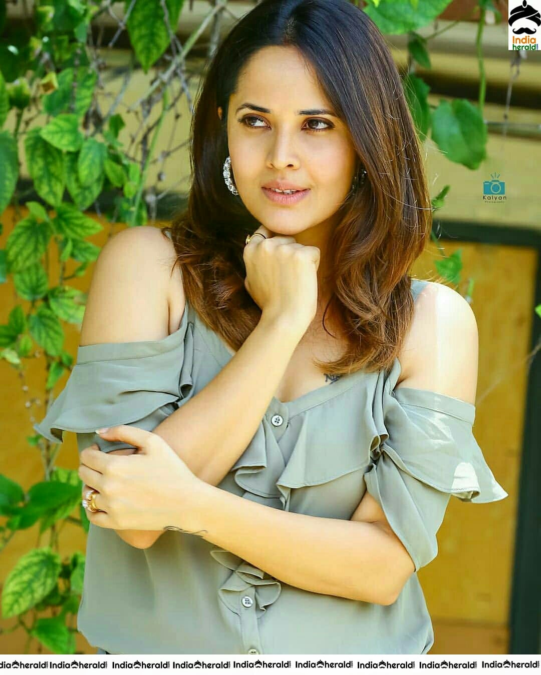 Anasuya Seducing Hot Photoshoot