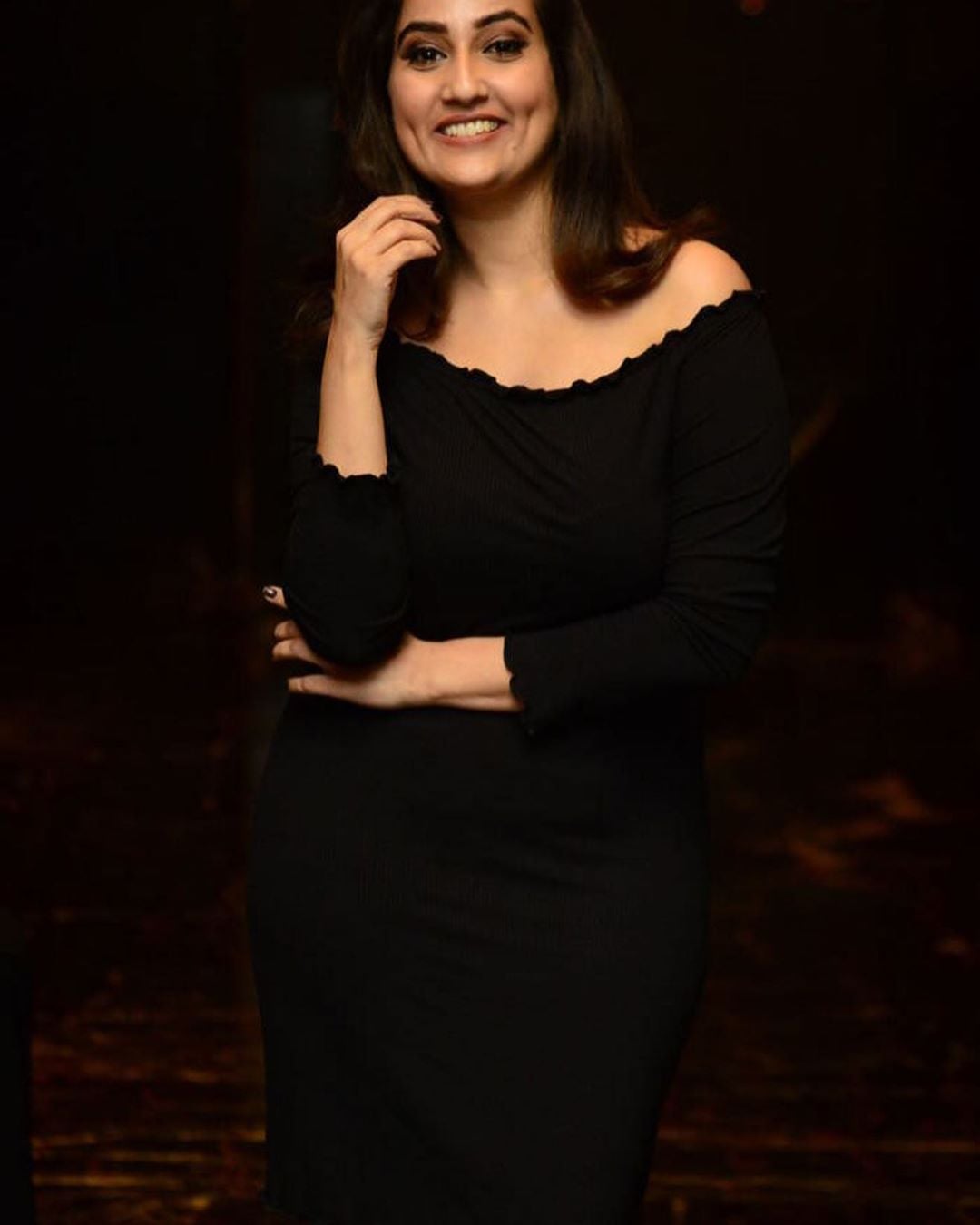 Anchor Manjusha Latest Black Magic Stills