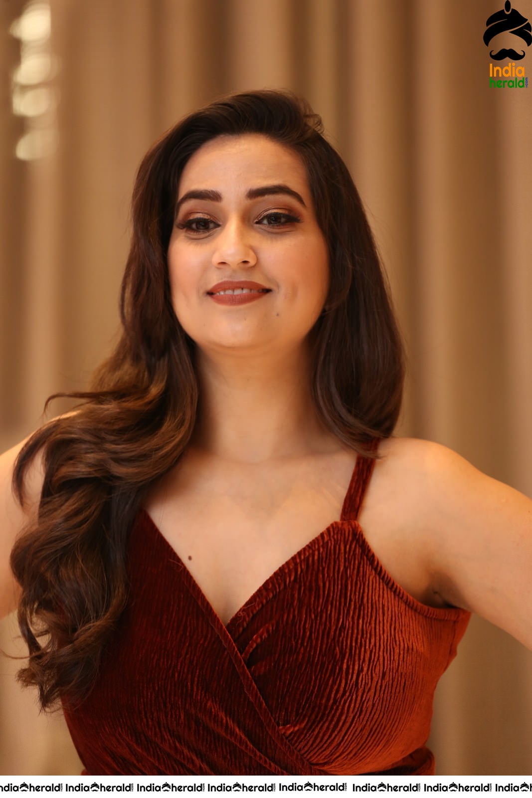 Anchor Manjusha Latest Sexy Stills in Sleeveless Attire Set 1