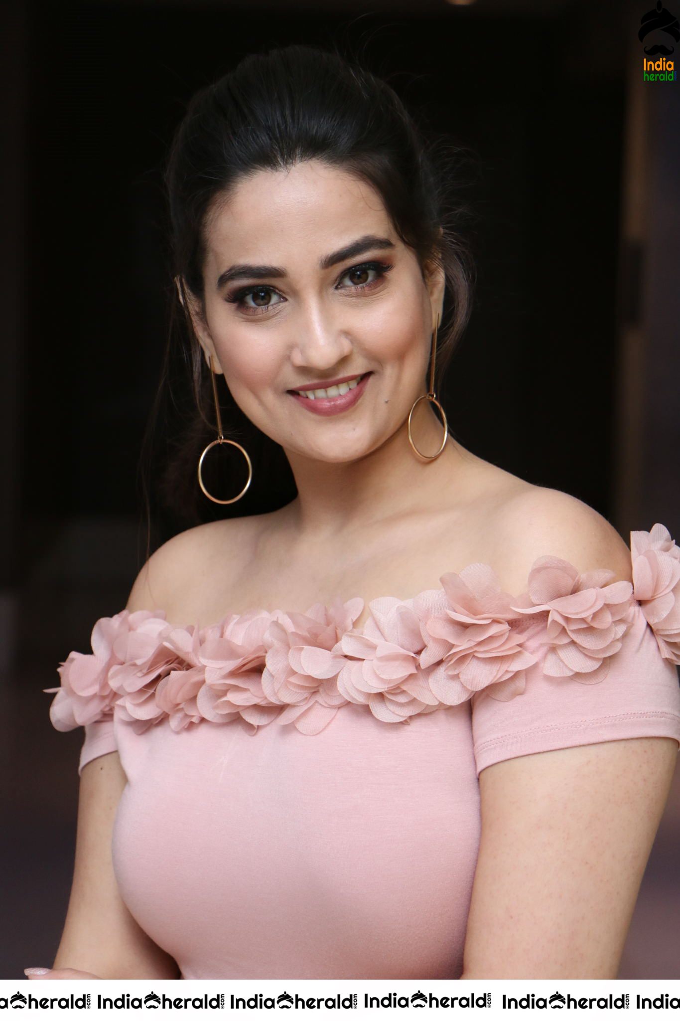 Anchor Manjusha Latest Stills Set 2