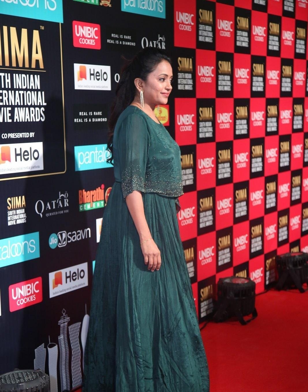 Anchor Suma Stills From SIIMA Awards 2019 Red Carpet