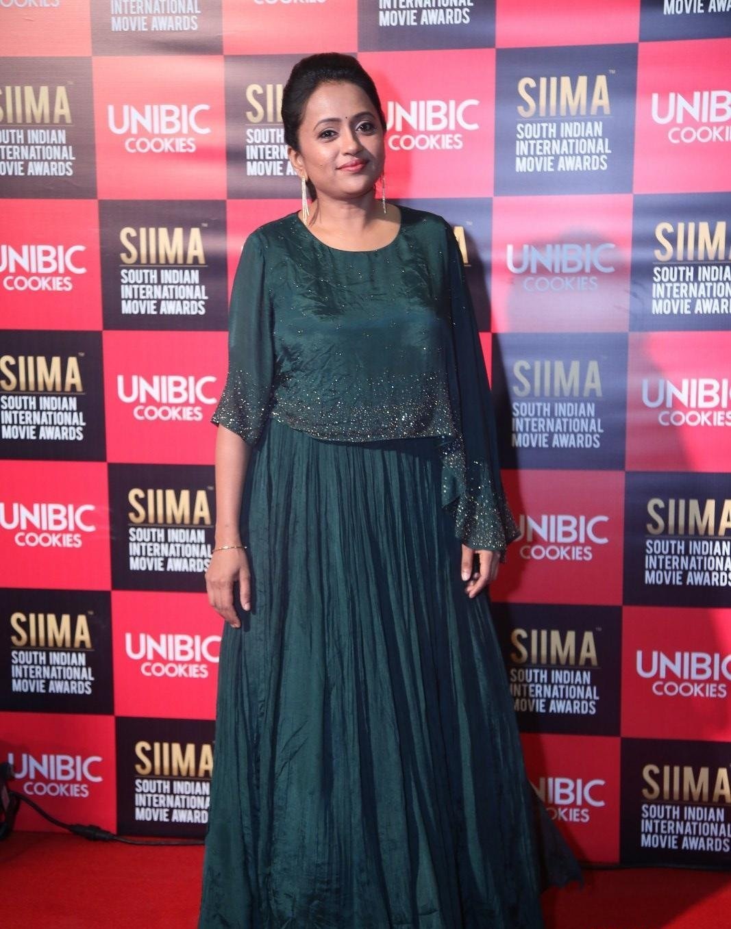 Anchor Suma Stills From SIIMA Awards 2019 Red Carpet