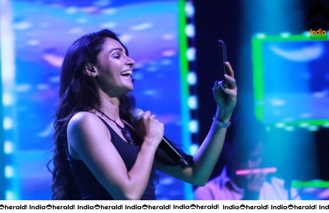 Andrea Jeremiah Hot in Black Sleeveless On the Stage