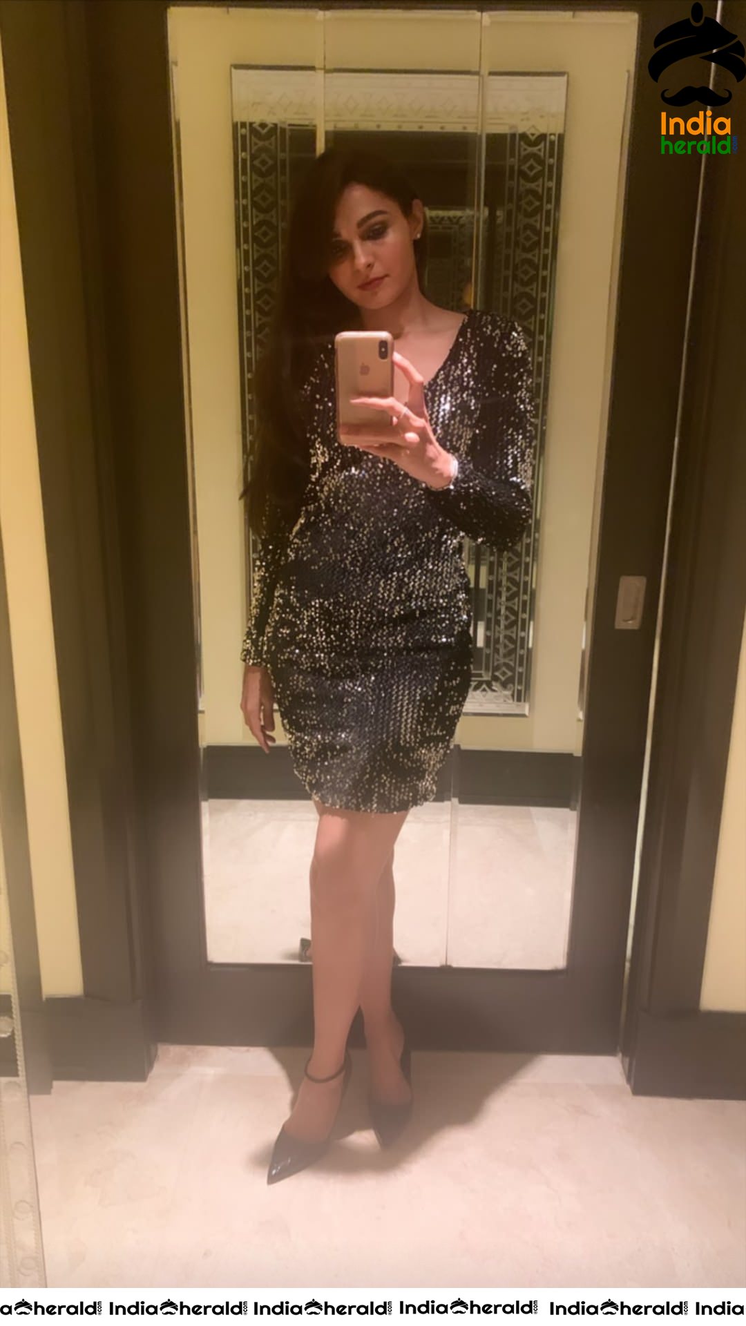 Andrea Jeremiah Hot Selfies Before the Show