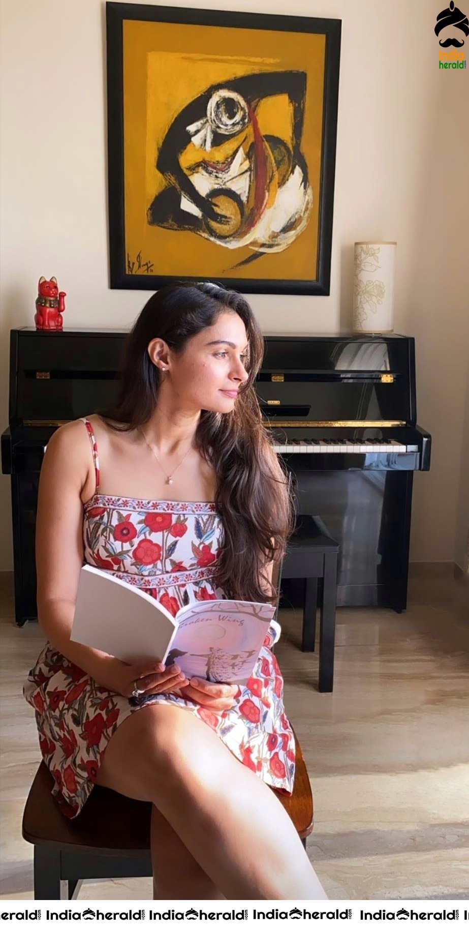 Andrea Jeremiah Live poetry reading session in a Hot Sleeveless Frock Photos