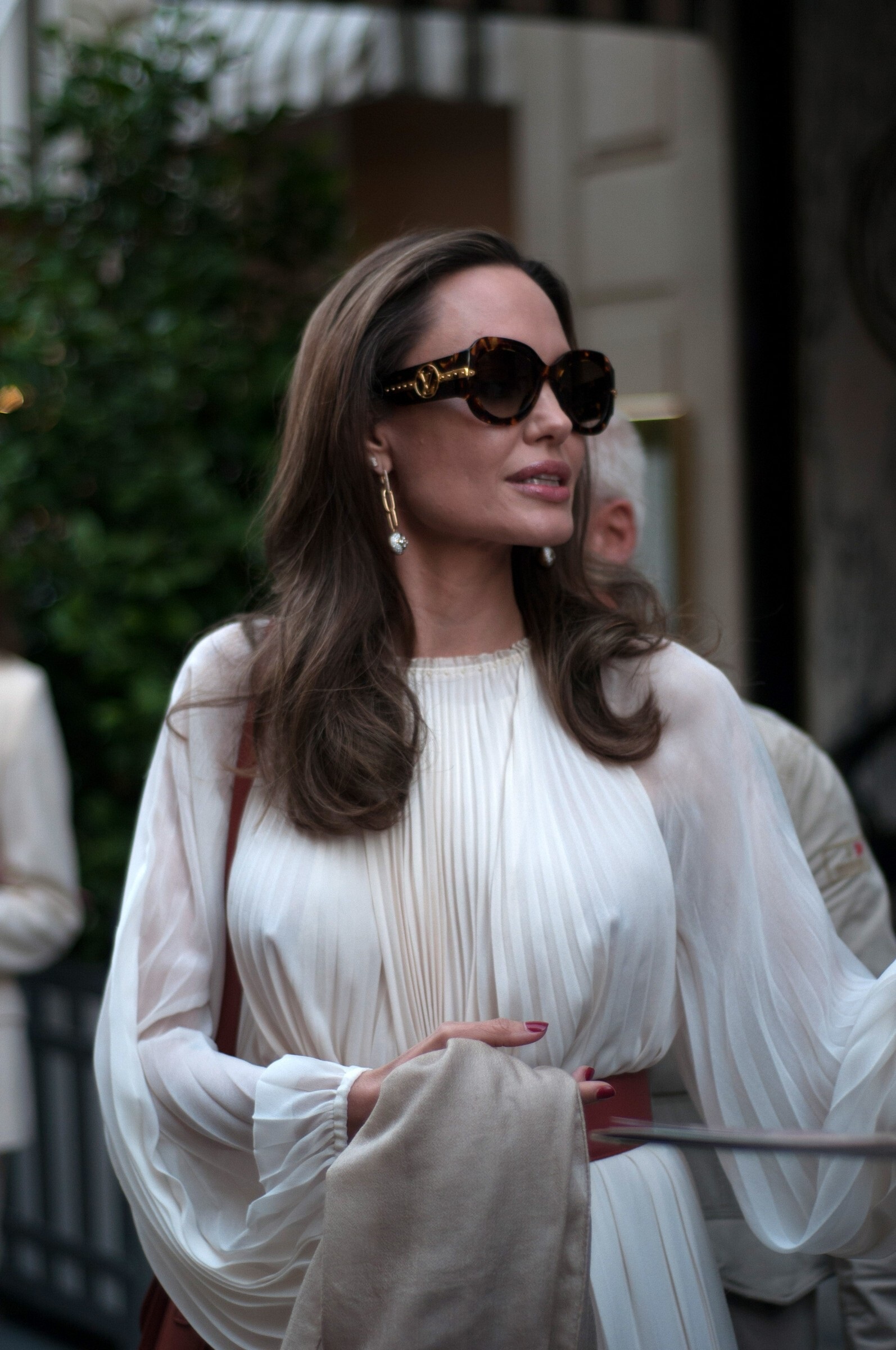 Angelina Jolie Spotted With Jacqueline Bisset At Paris