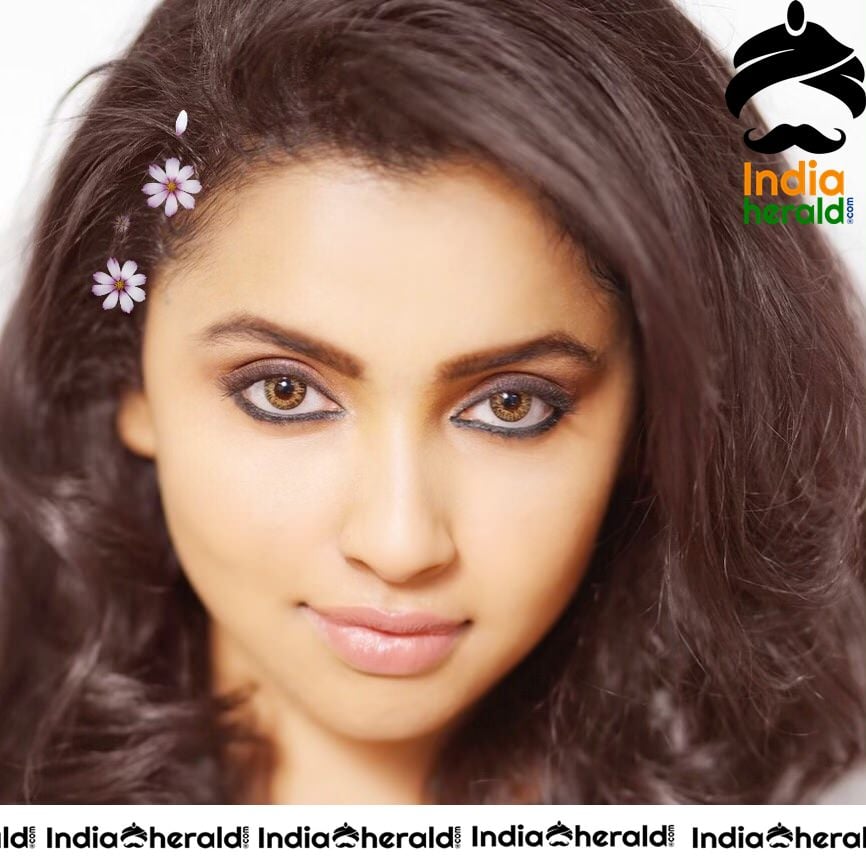 Anika Vikhraman Latest Photos