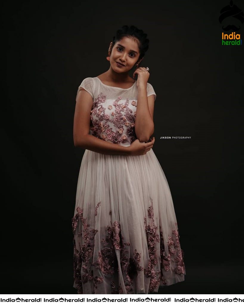 Anikha Surendra Latest Hot Photos Set 1