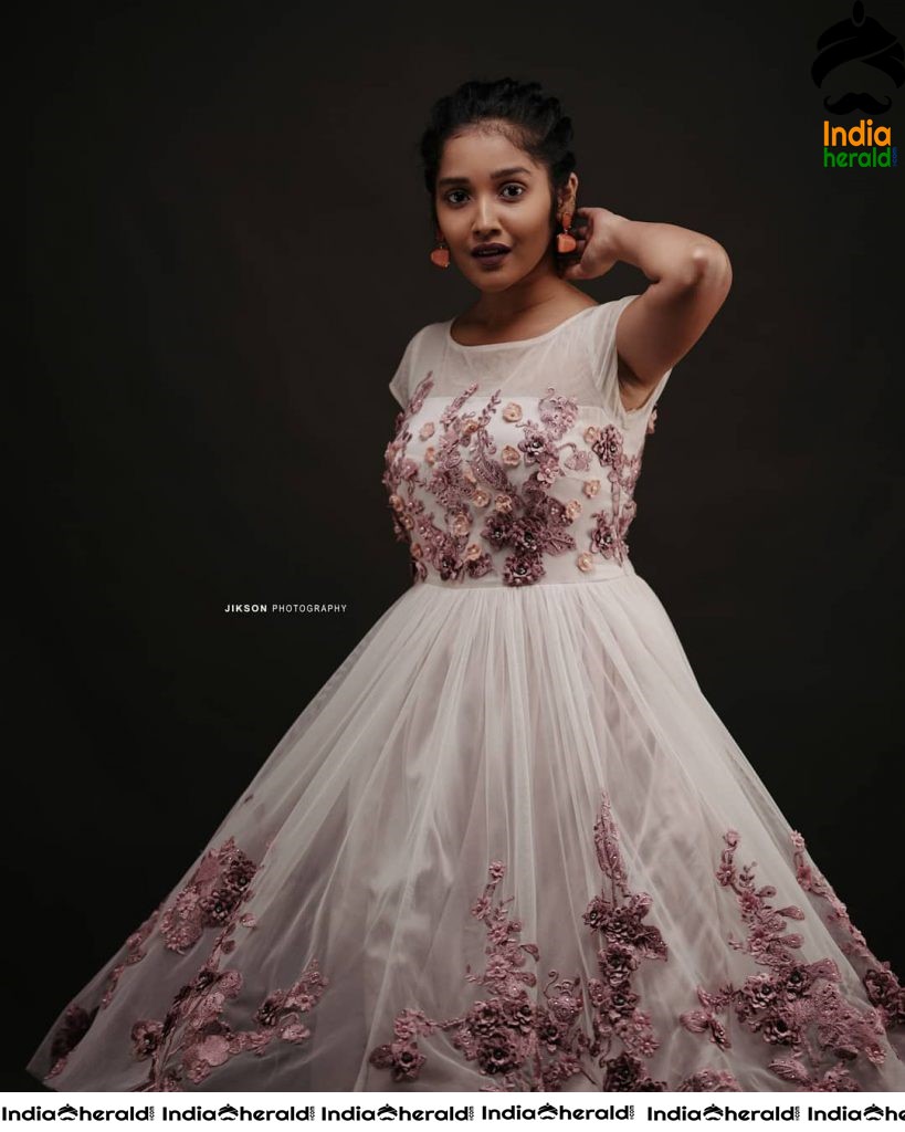 Anikha Surendra Latest Hot Photos Set 1