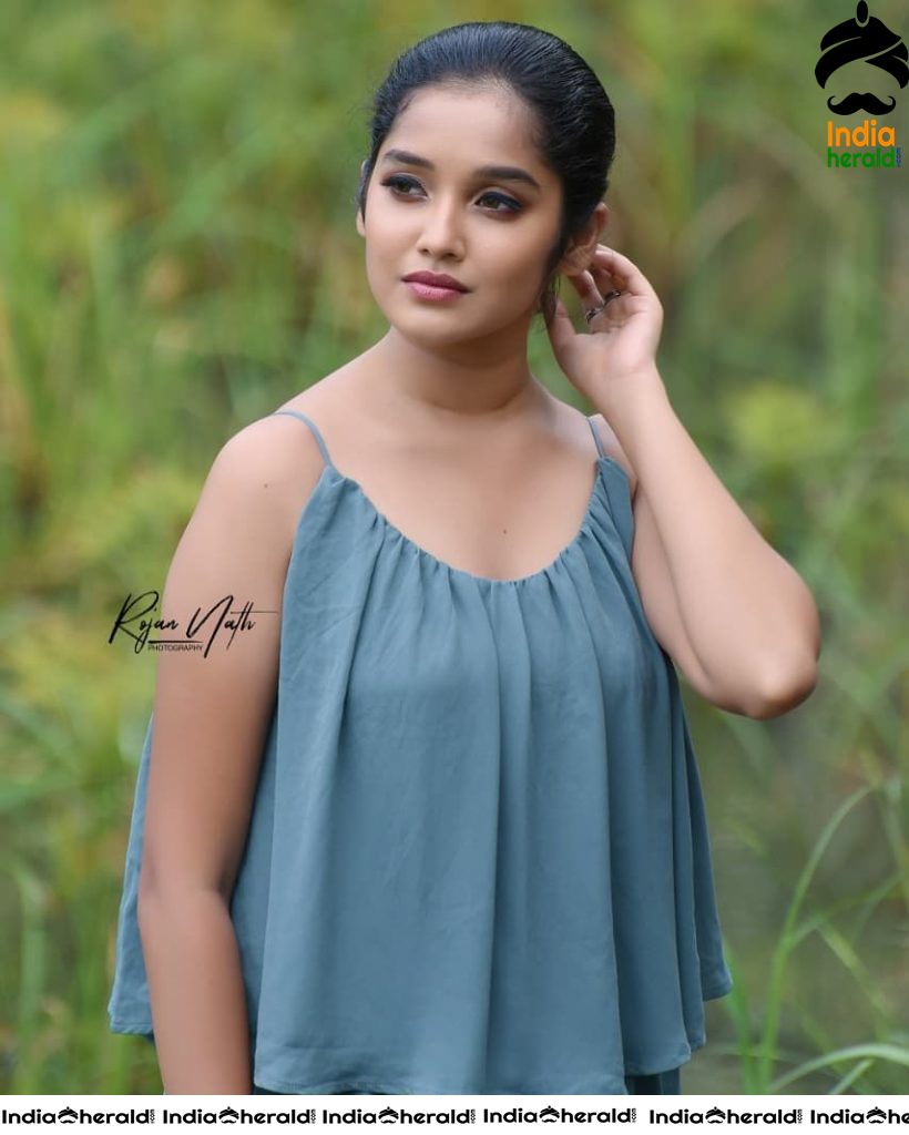 Anikha Surendra Latest Hot Photos Set 1