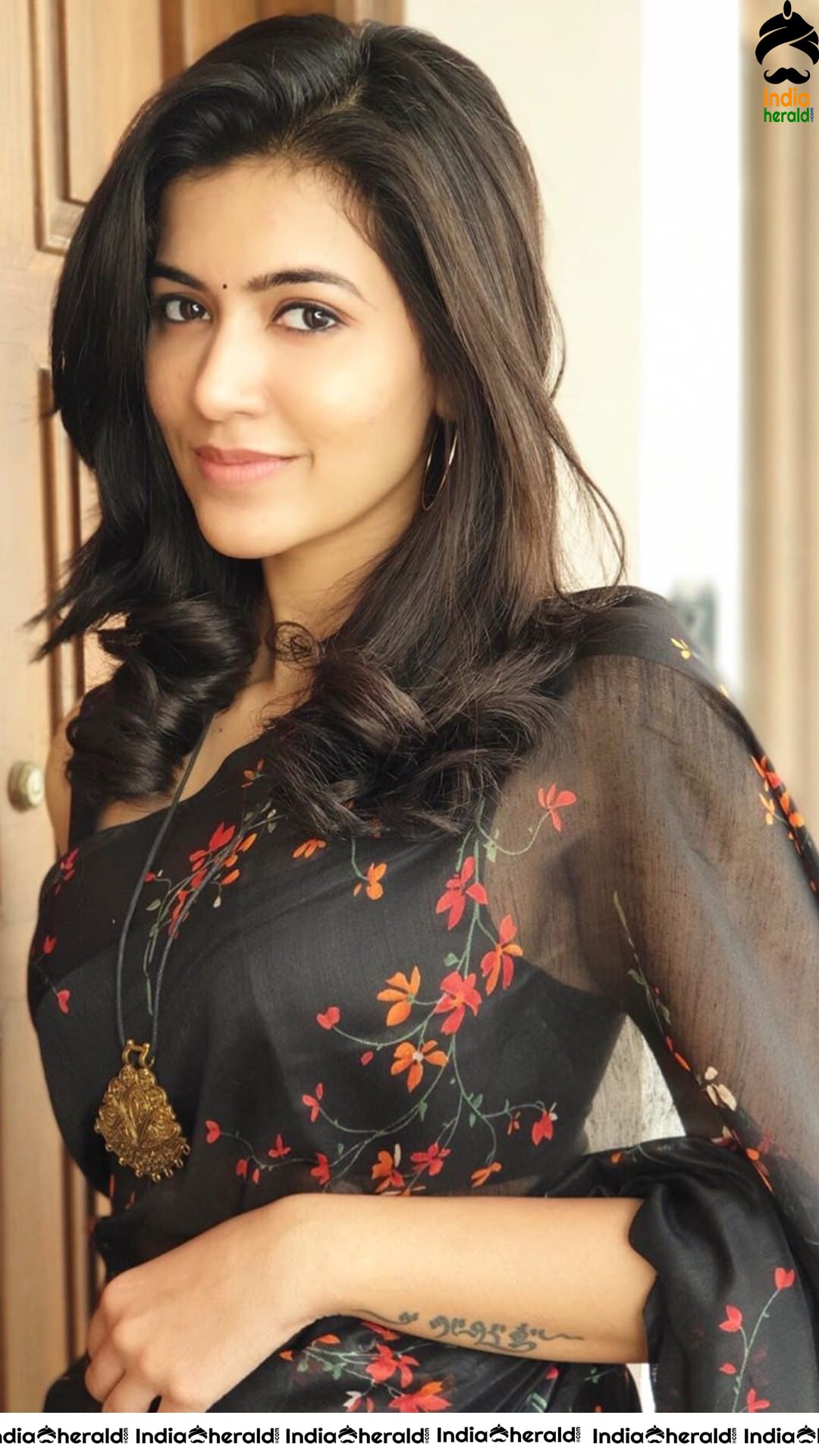 Picture 1592565 | Actress Anju Kurian in Saree Latest Photos