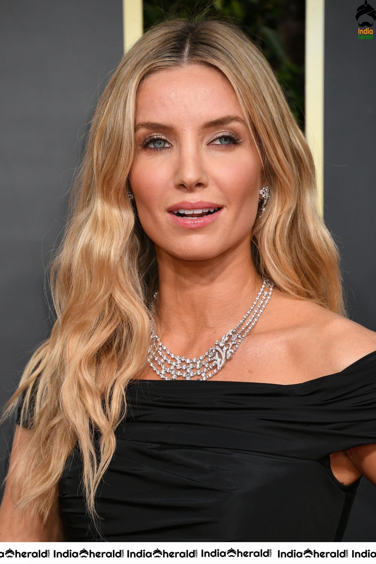 Annabelle Wallis at 77th Annual Golden Globe Awards in Beverly Hills Set 1