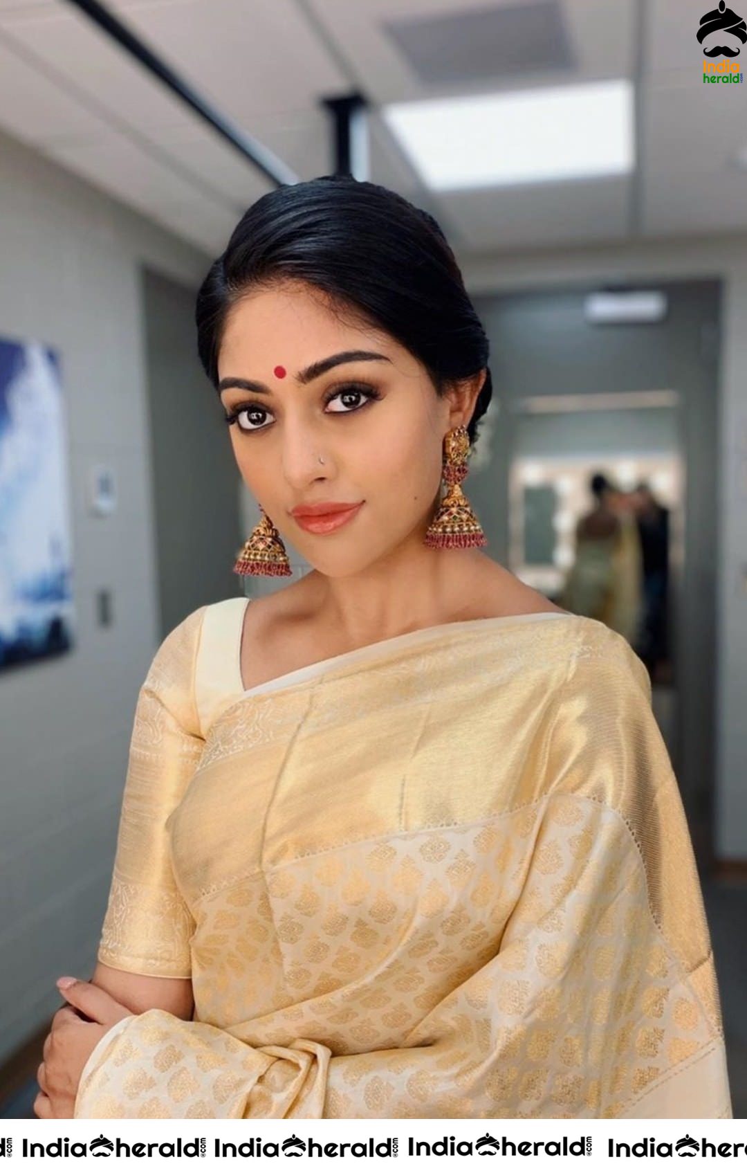 Anu Emmanuel Latest Clicks in a Saree and with Bindhi on Forehead