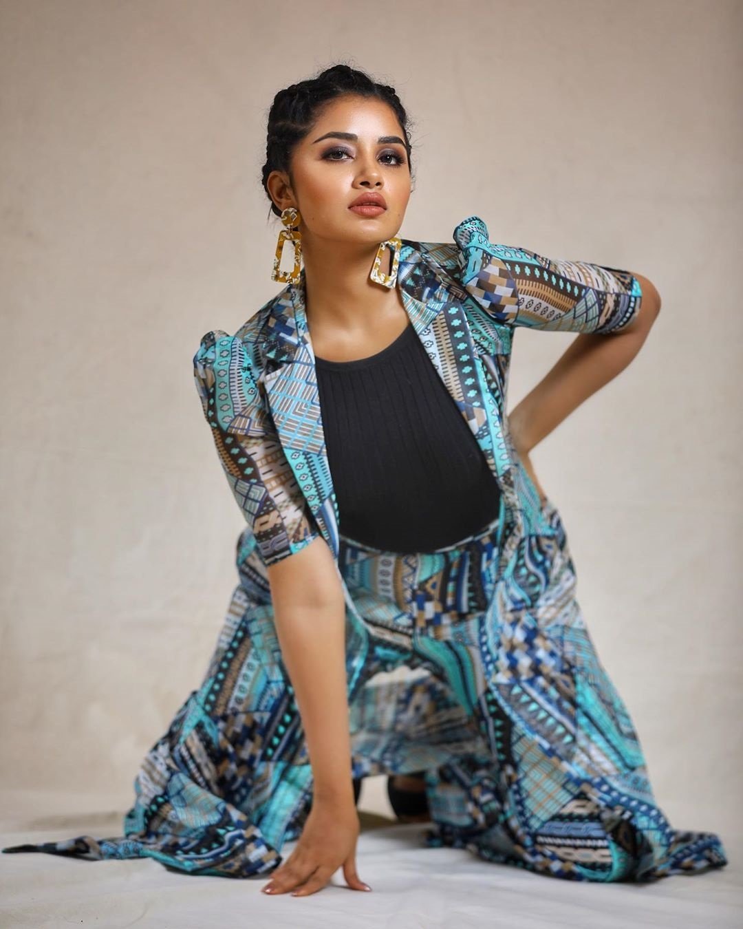 Anupama Parameswaran Latest Funky Hot Saree Photos