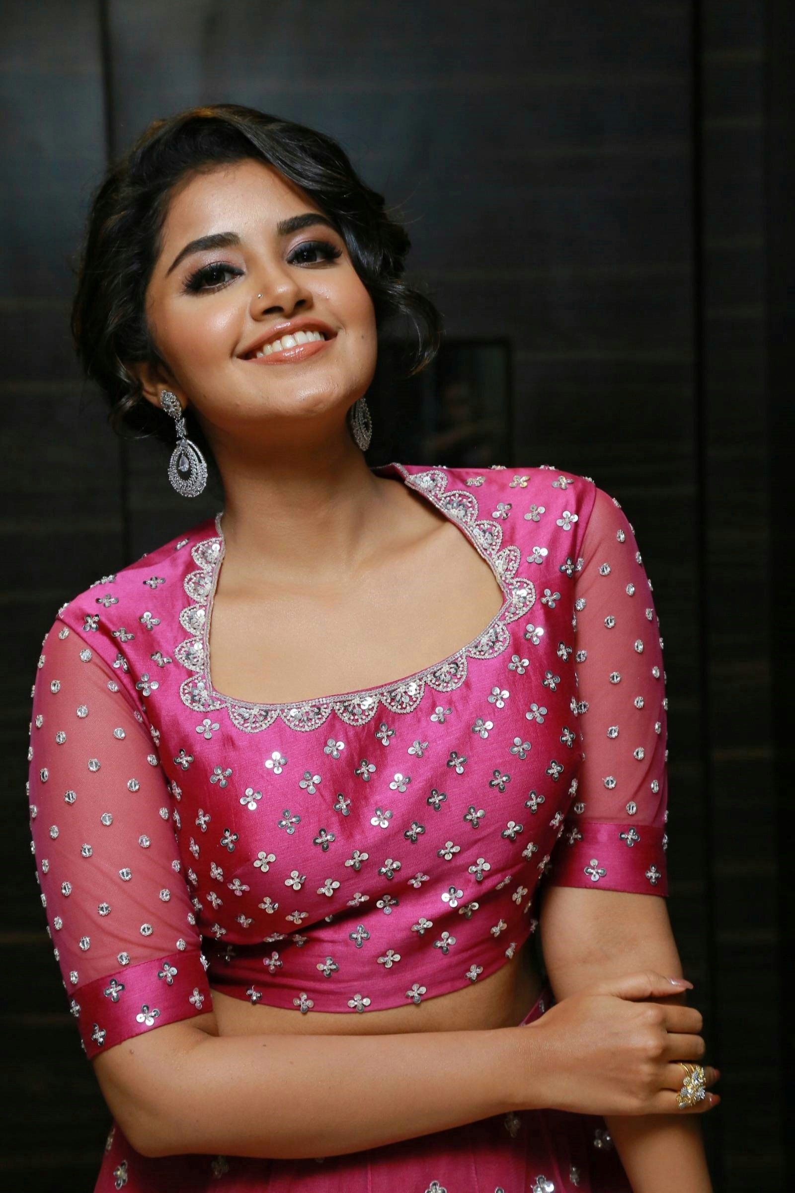 Anupama Parameswaran Latest Hot Photos Exposing Her Sexy Back