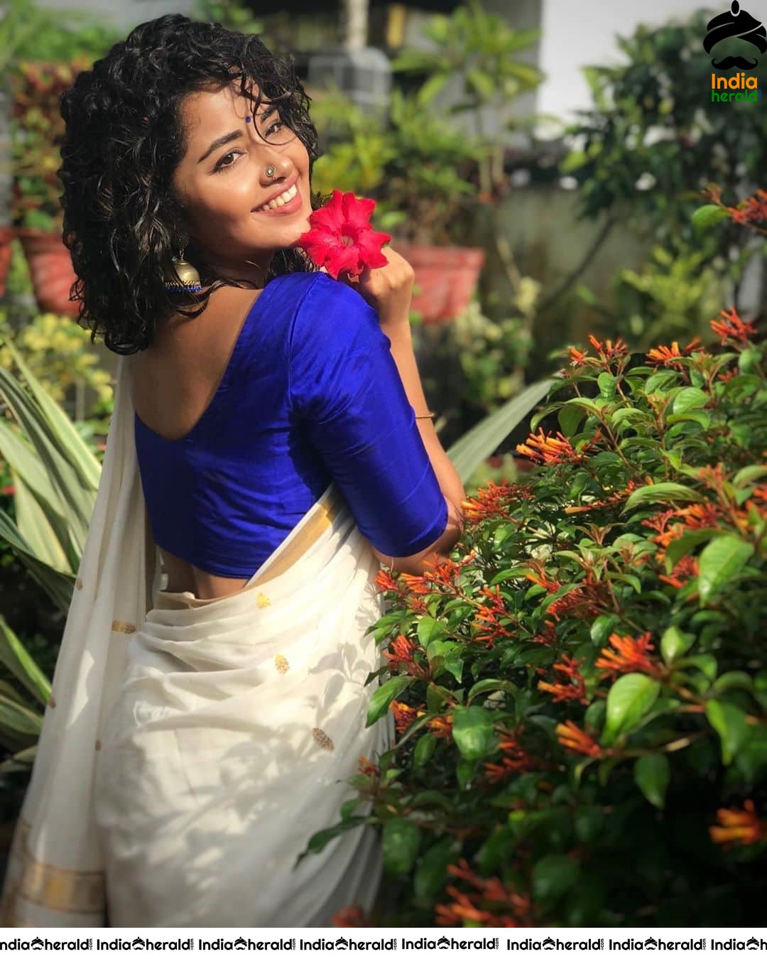 Anupama Parameswaran Sizzling Hot Photos In Saree For Onam