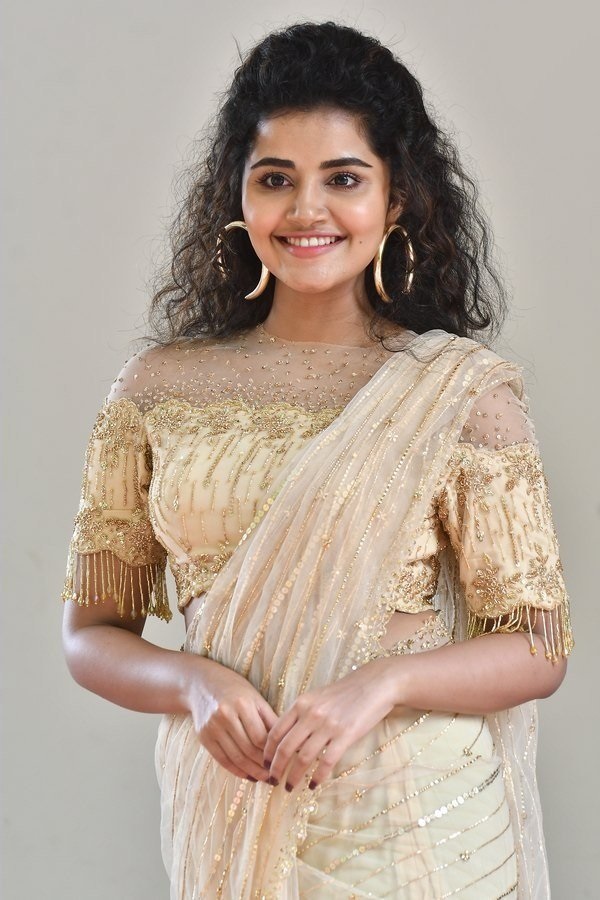 Anupama Parameswaran The Curly Haired Mallu Beauty Photoshoot Stills