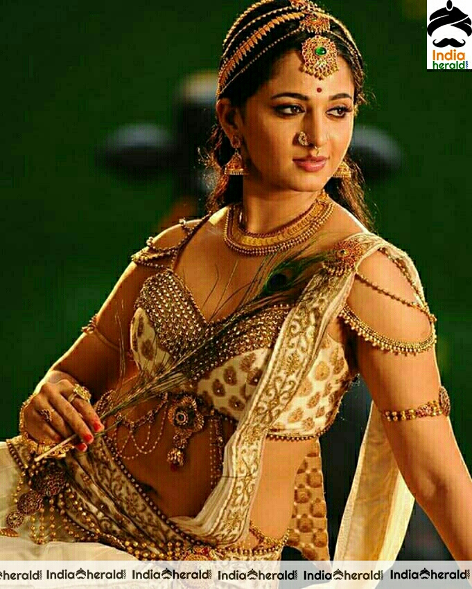 Anushka Hot Compilation Stills