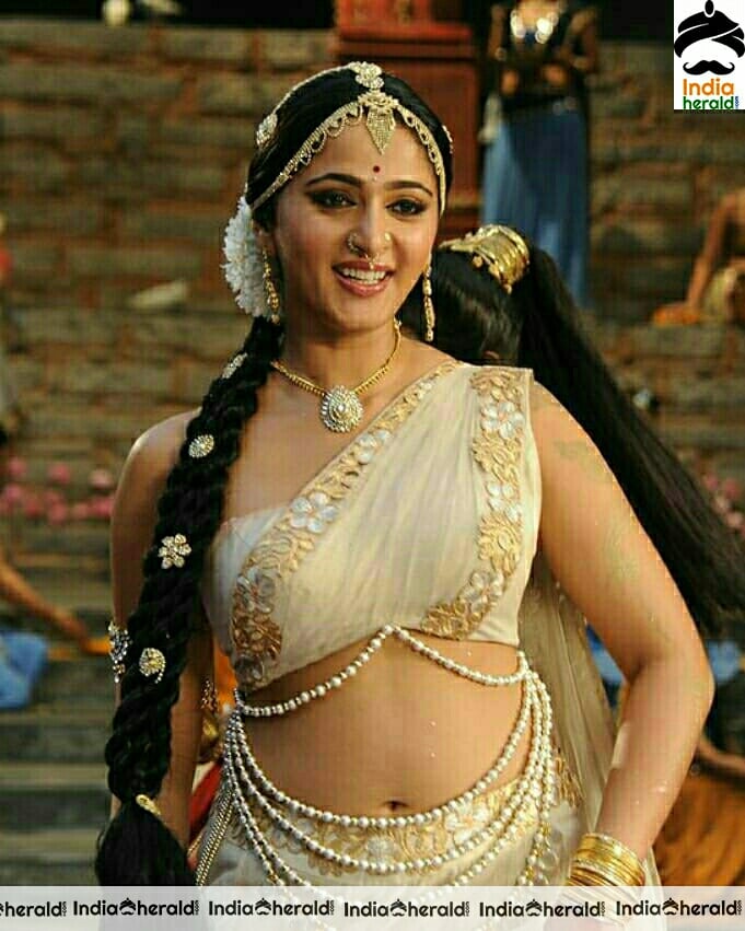 Anushka Hot Compilation Stills