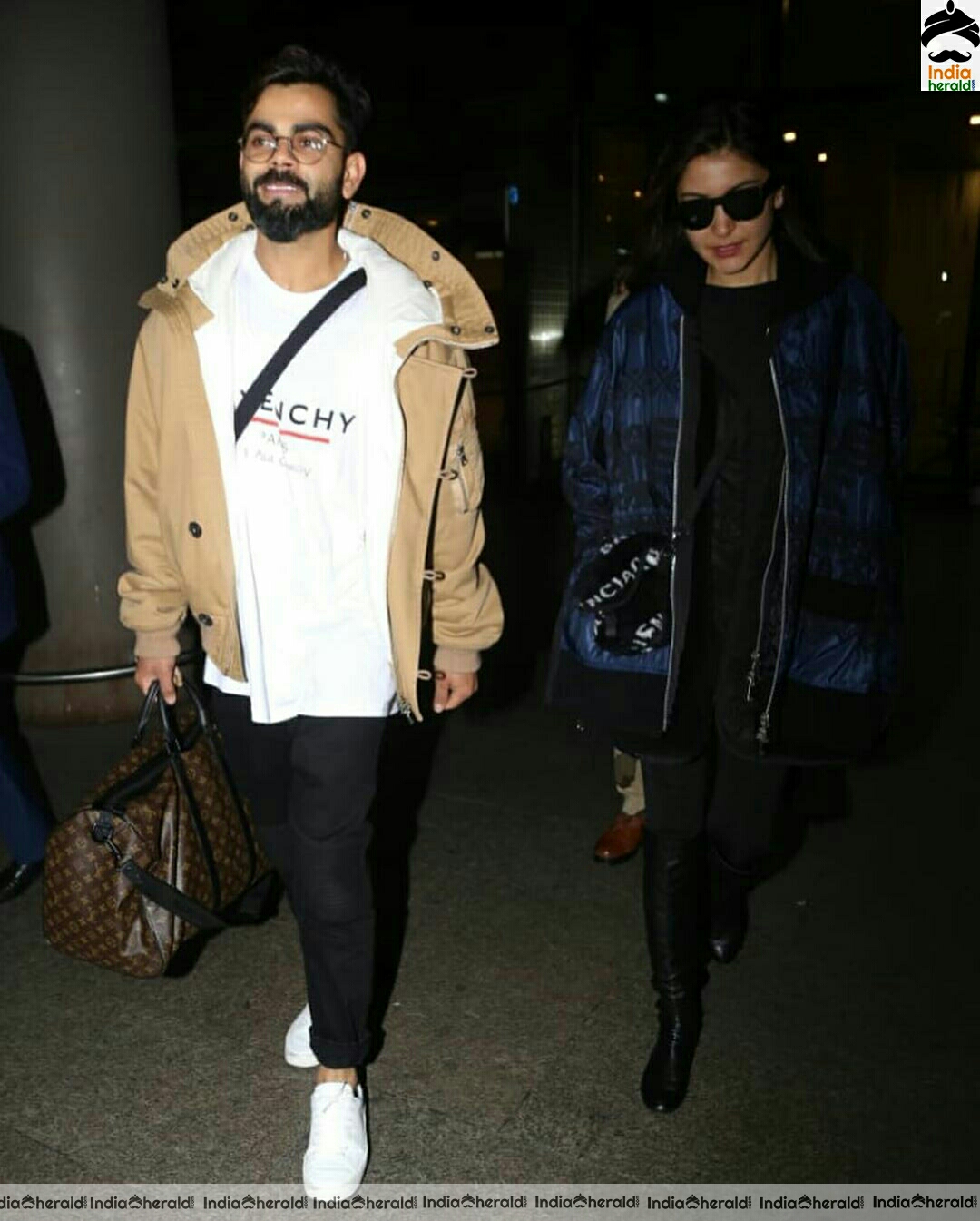 Anushka Sharma And Virat Kohli Spotted At Mumbai Airport