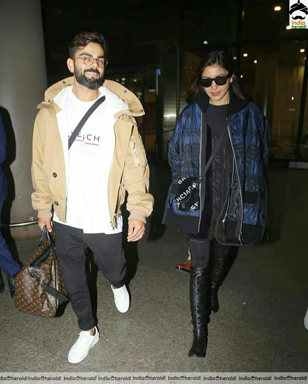 Anushka Sharma And Virat Kohli Spotted At Mumbai Airport