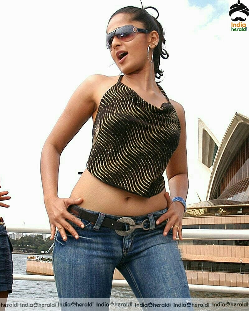 Anushka Vintage Hot Photos flaunting her chubby belly