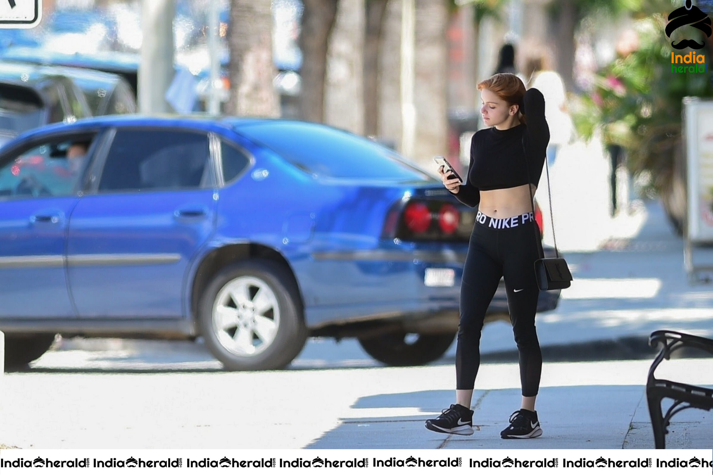 Ariel Winter Spotted in Crop Top exposing her Waist at LA Set 2