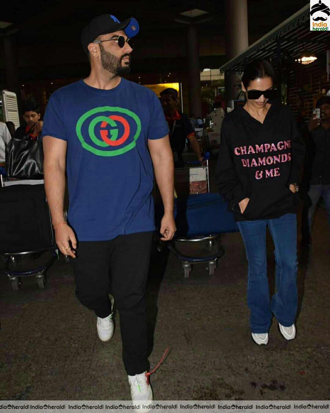 Arjun kapoor and Malaika Arora Spotted At Mumbai Airport