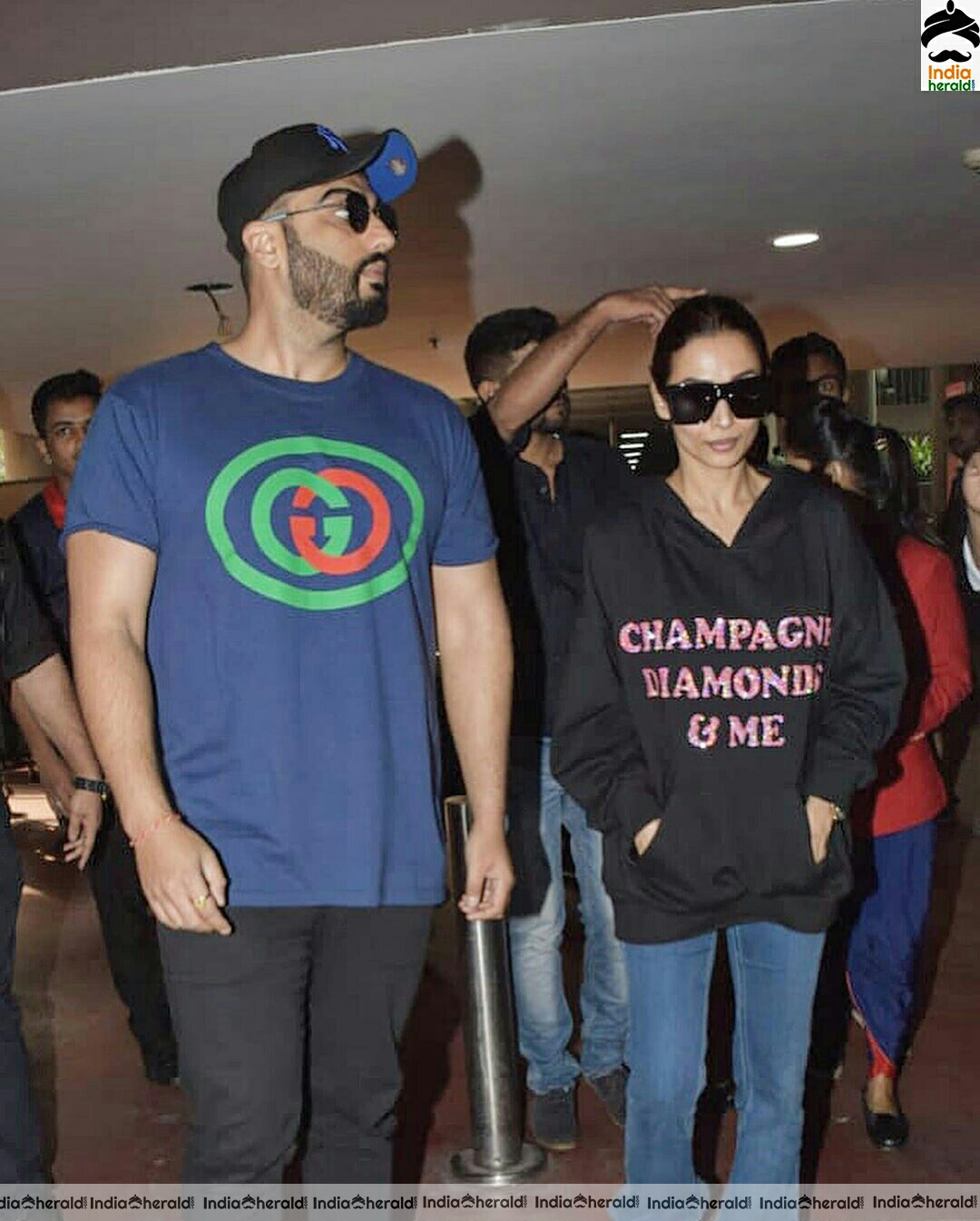 Arjun kapoor and Malaika Arora Spotted At Mumbai Airport