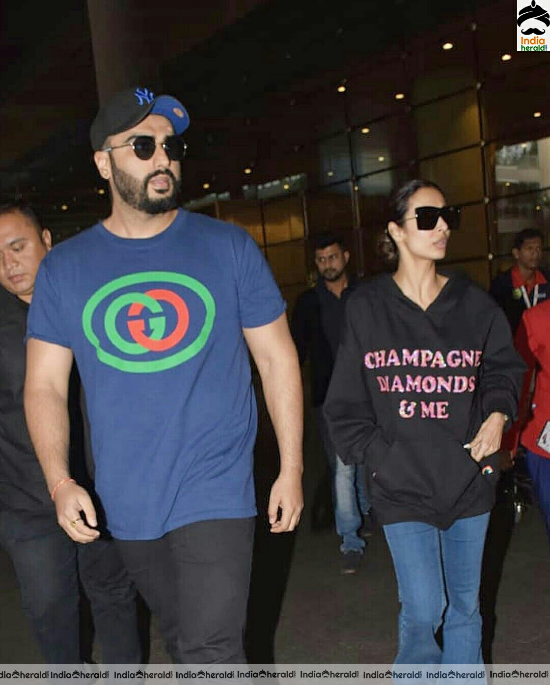 Arjun kapoor and Malaika Arora Spotted At Mumbai Airport