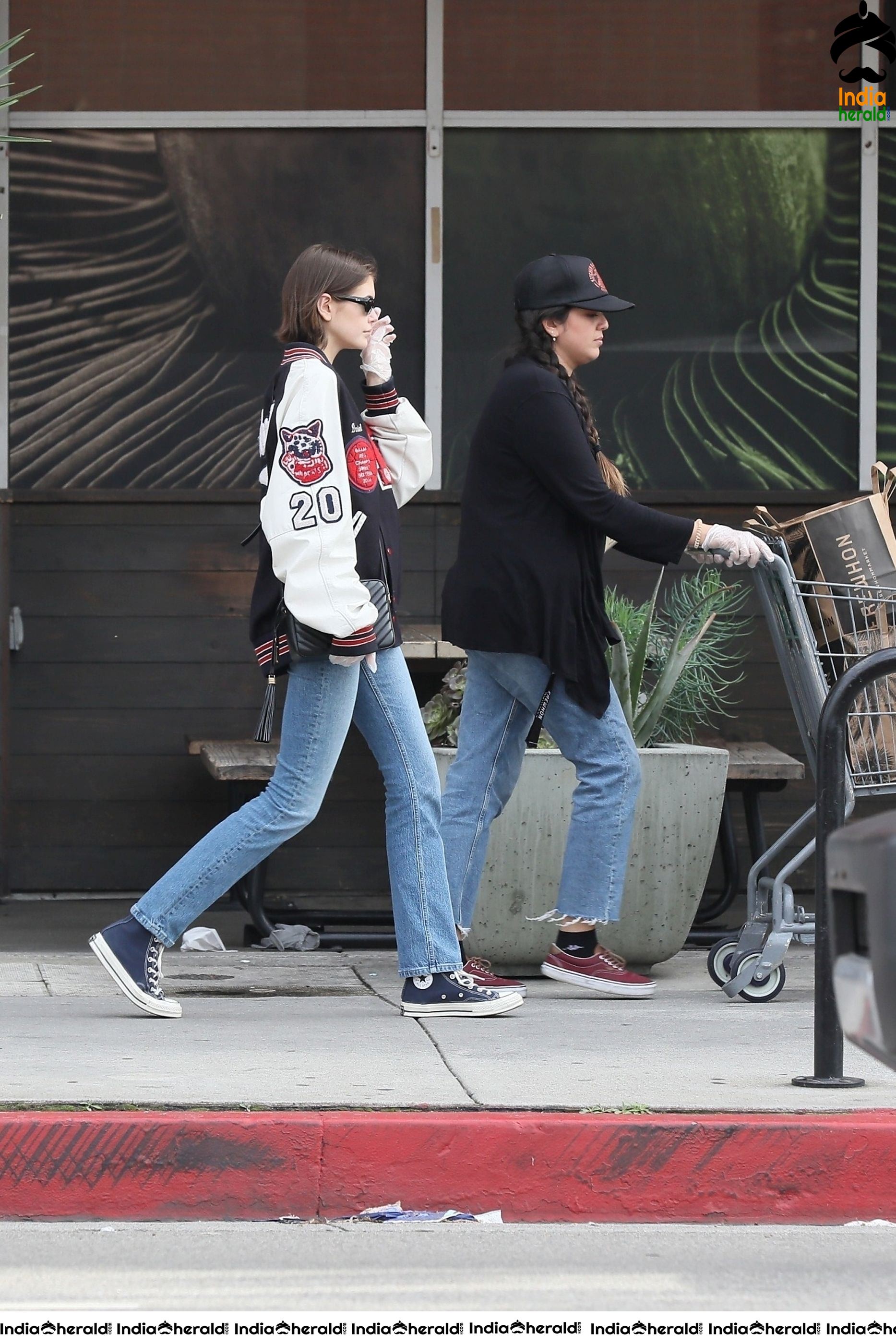 Ashley Benson and Cara Delevingne does Grocery shopping with Kaia Gerber in West Hollywood