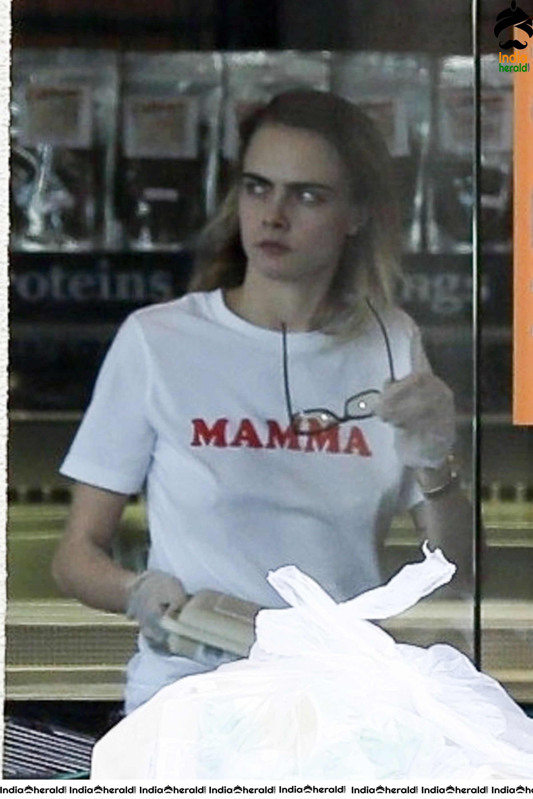 Ashley Benson and Cara Delevingne does Grocery shopping with Kaia Gerber in West Hollywood